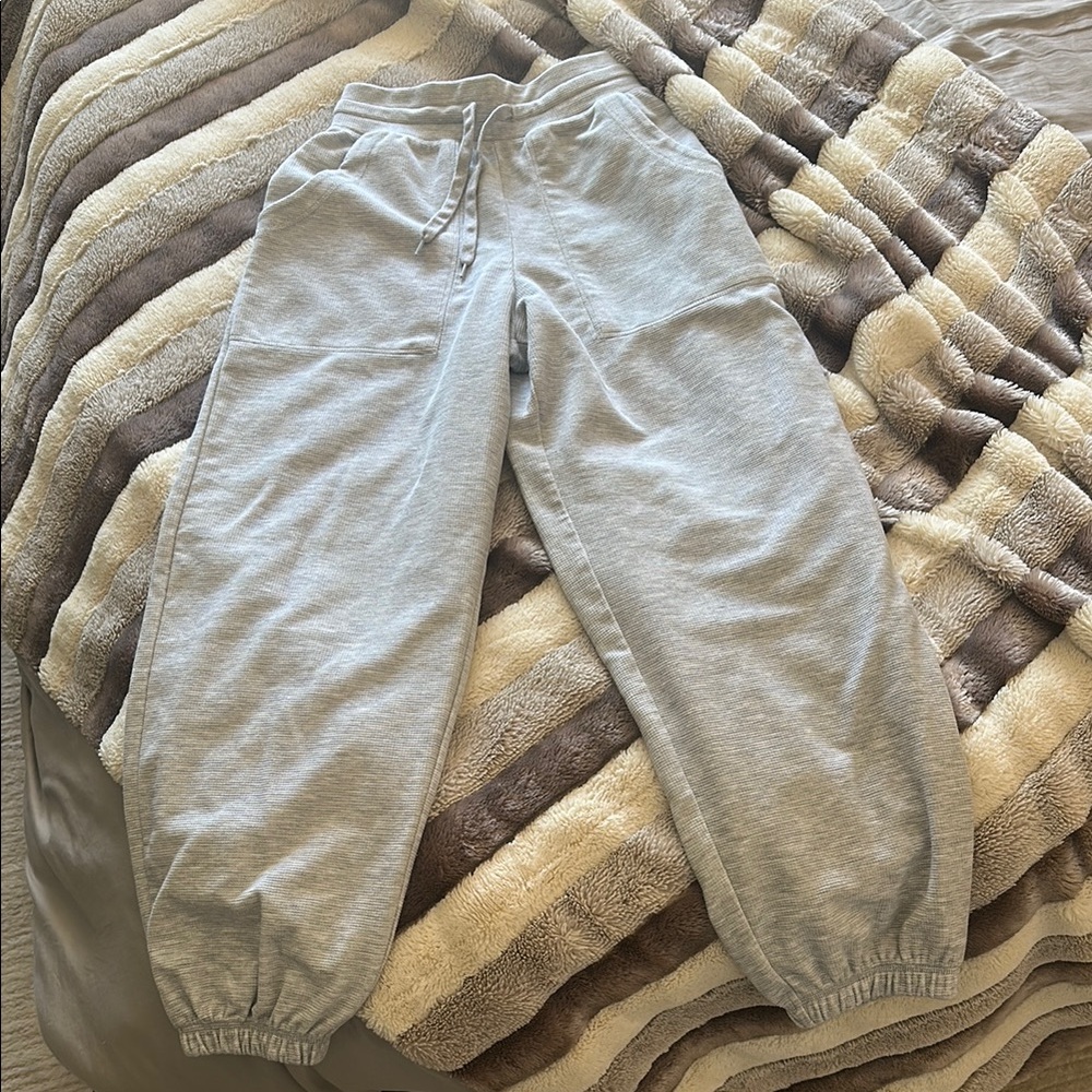 Aritzia Grey Waffle Knit Sweatpants